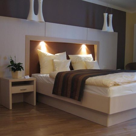 Gaestehaus Ressler Harxheim Εξωτερικό φωτογραφία