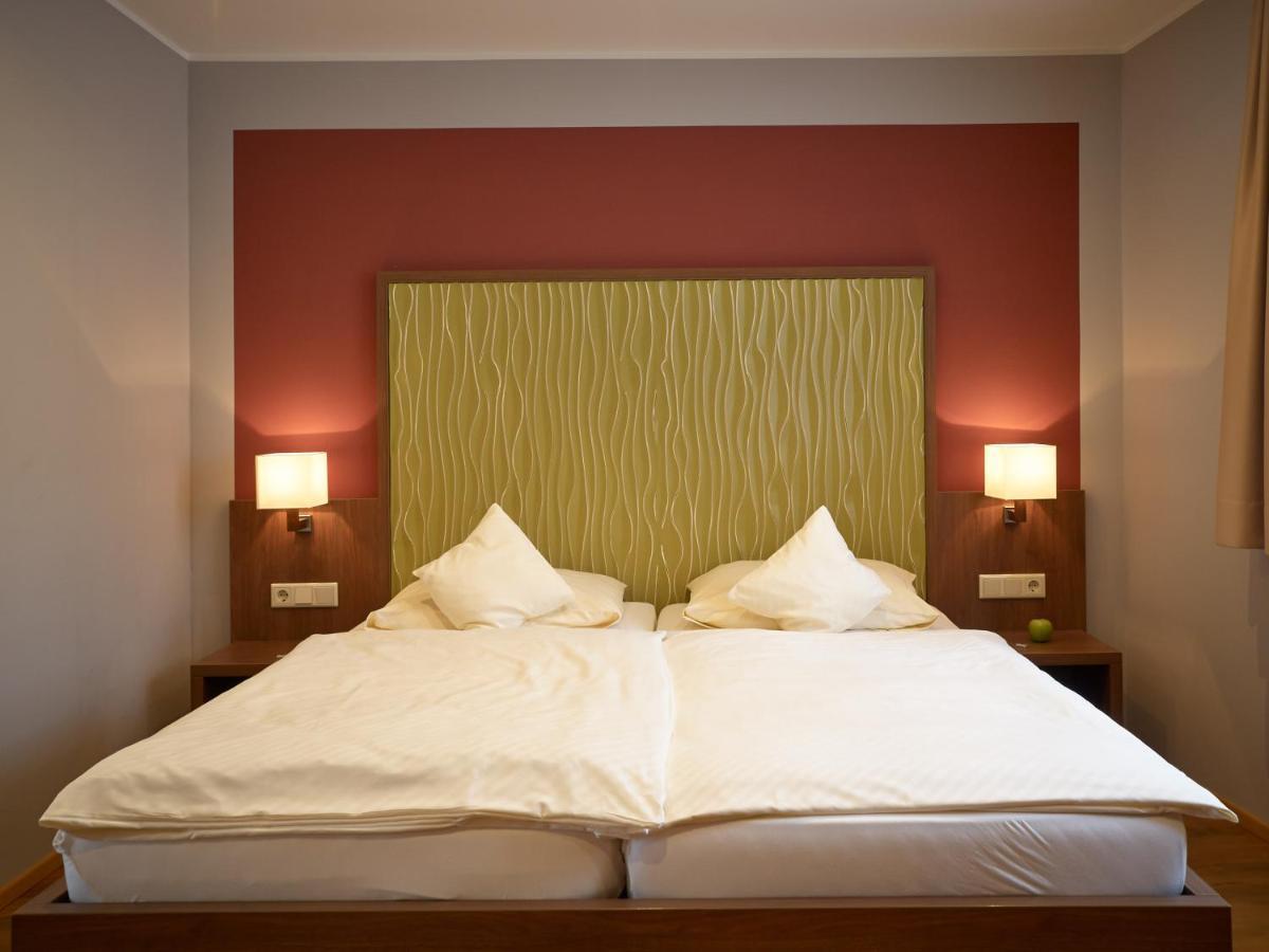Gaestehaus Ressler Harxheim Εξωτερικό φωτογραφία
