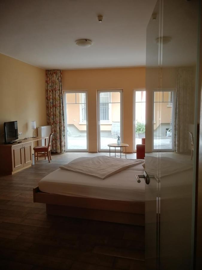 Gaestehaus Ressler Harxheim Εξωτερικό φωτογραφία