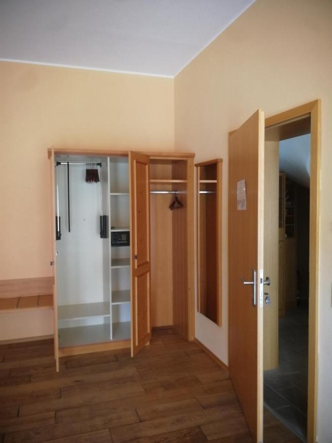 Gaestehaus Ressler Harxheim Εξωτερικό φωτογραφία